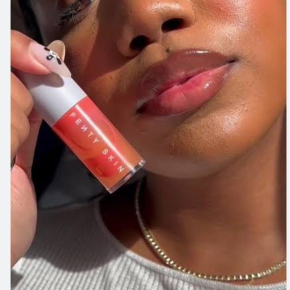 Fenty Beauty Treatz Lip Oil LipGloss in Kalahari Melon BNIB - Picture 11 of 15